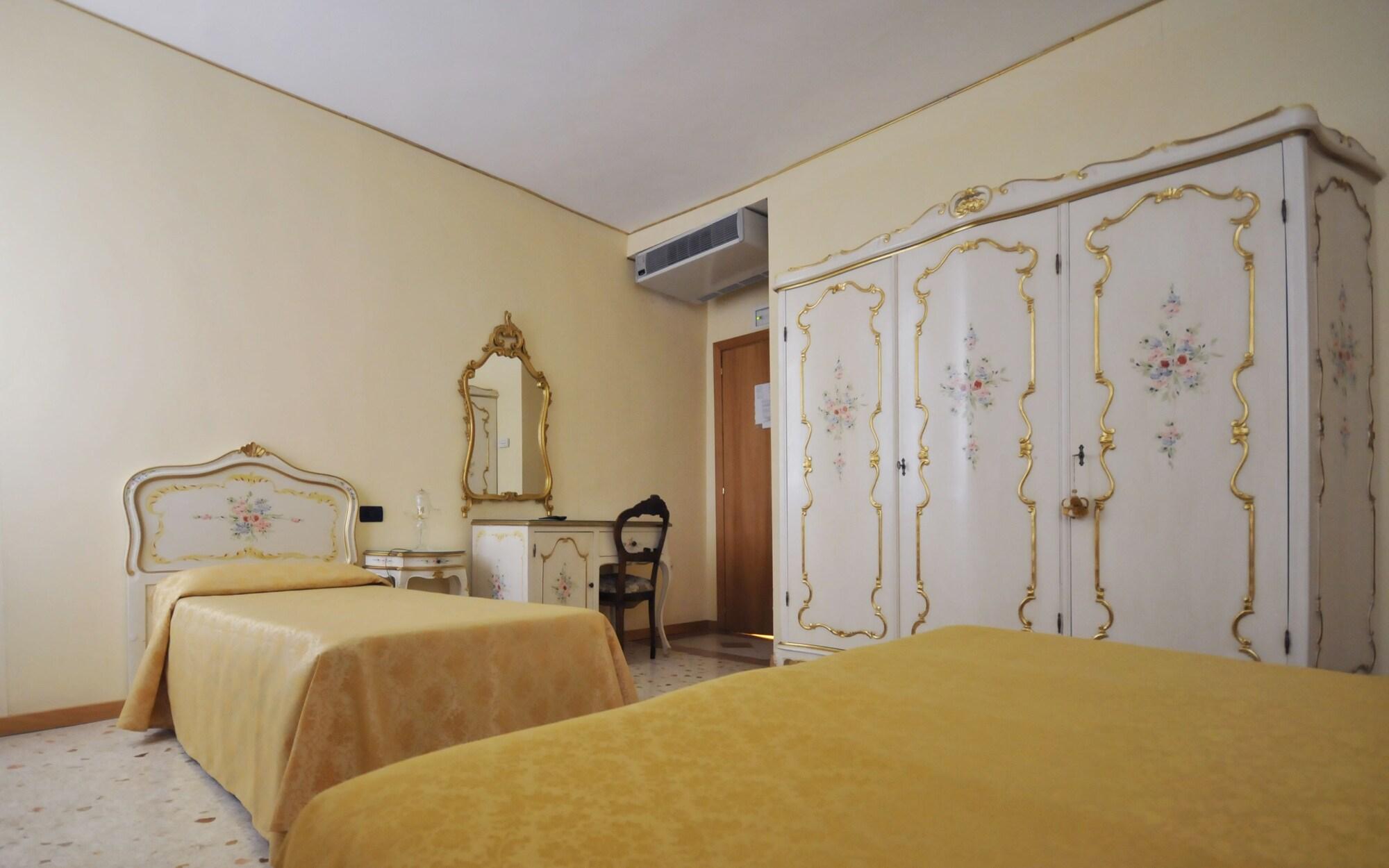 Ca' Leon D'Oro Hotel Venice Exterior photo